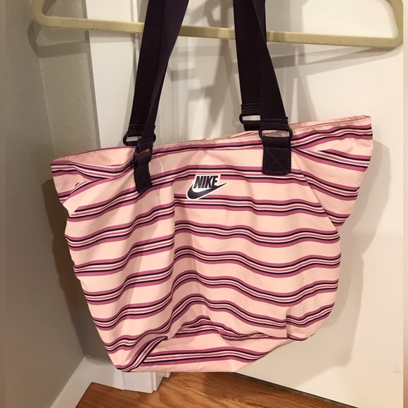 Nike Striped Tote - Picture 1 of 8